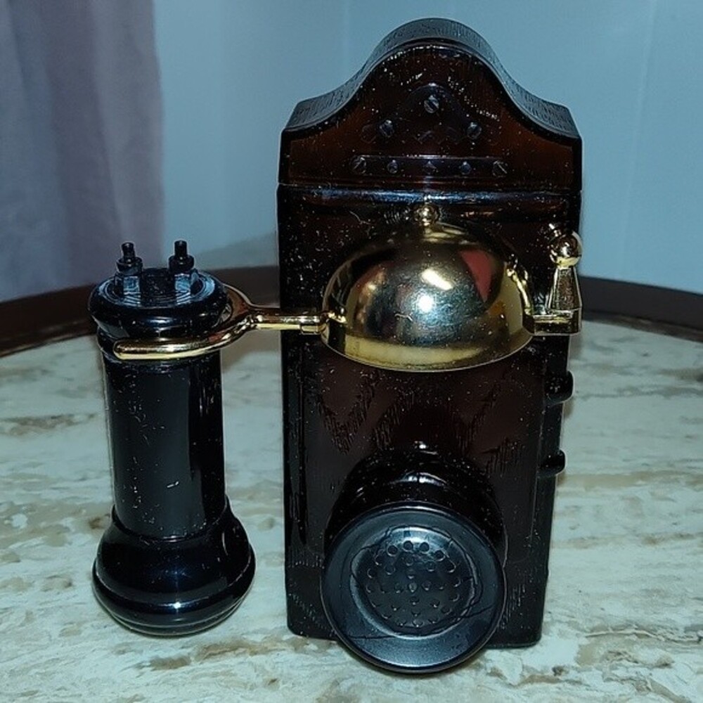 NIB Vintage Avon Calling Wild Country Aftershave and Talc